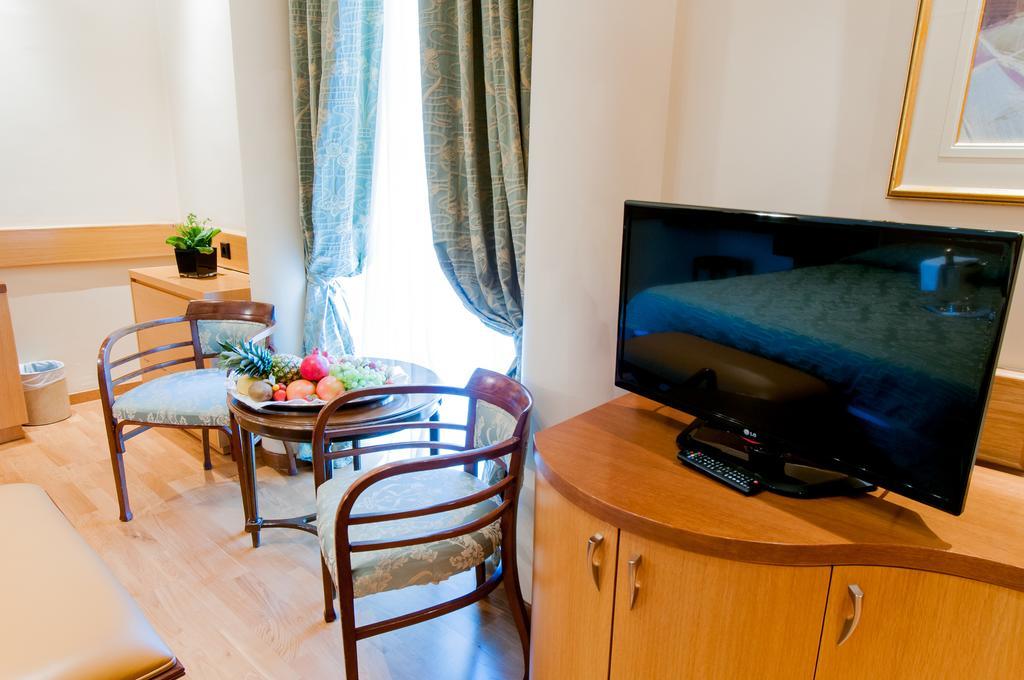 Pentelikon Hotel كيفيسيا الغرفة الصورة