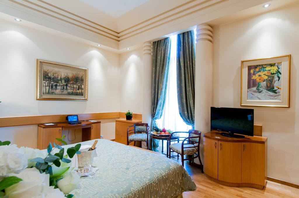 Pentelikon Hotel كيفيسيا الغرفة الصورة